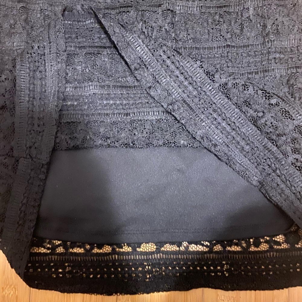 Monteau Black Lace Sleeveless Halter Top Size M - Picture 3 of 4
